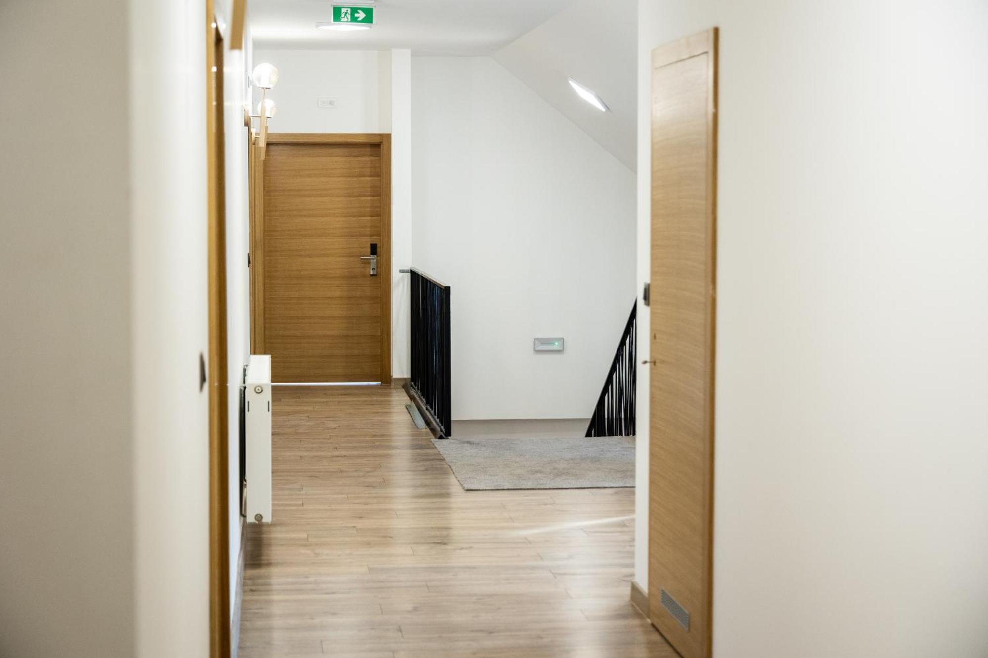 Pansion Mihica Dvori Hotell Babina Greda Exteriör bild