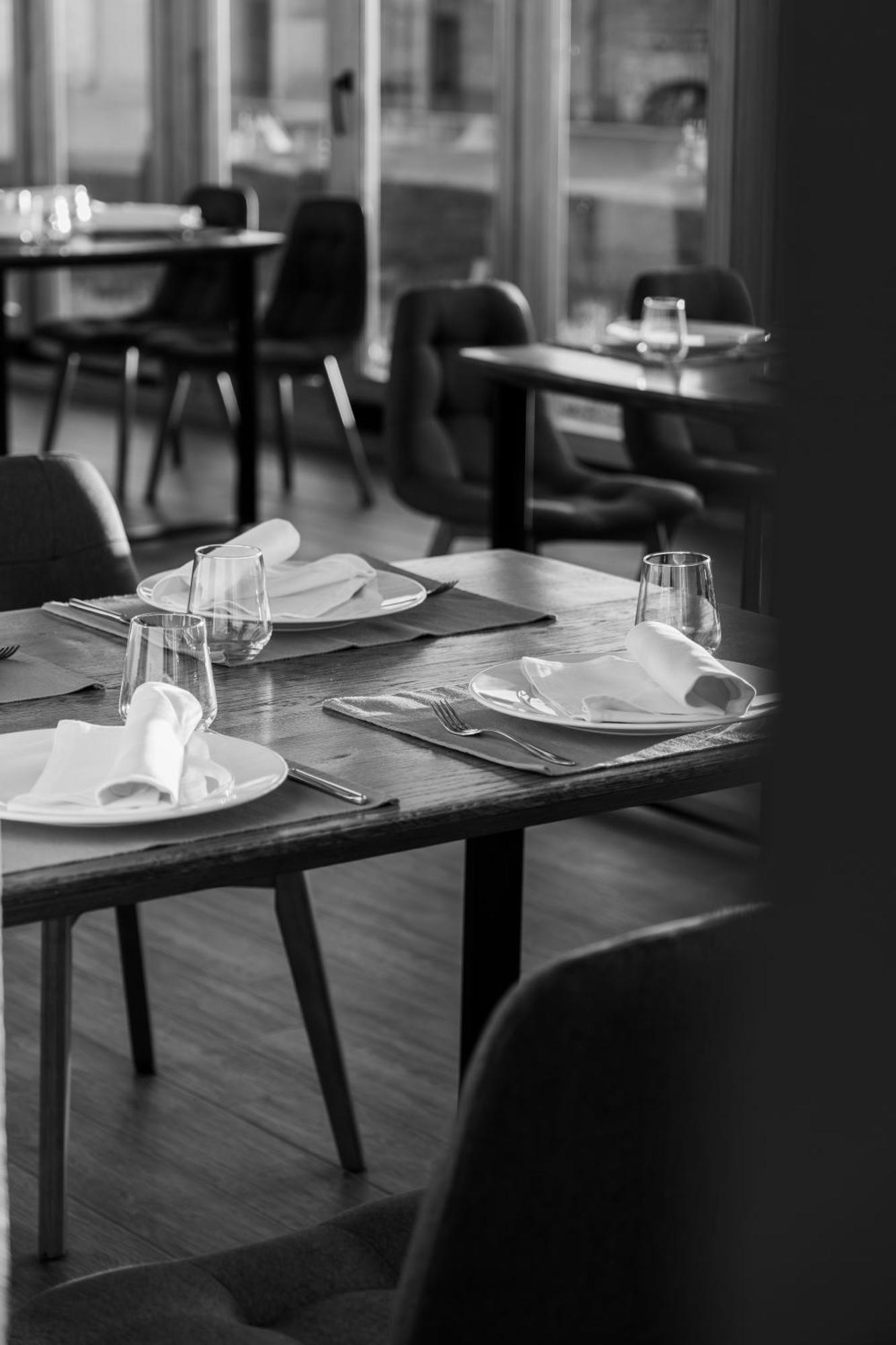 Pansion Mihica Dvori Hotell Babina Greda Exteriör bild